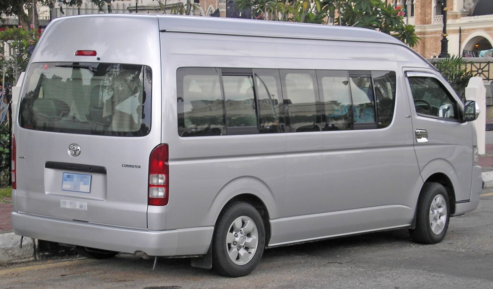9座商务车